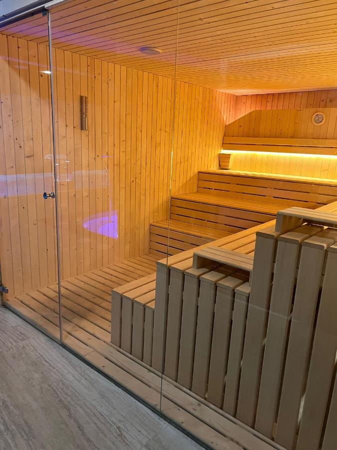 Brand New Studio Near The Beach, Гибралтар Екстериор снимка